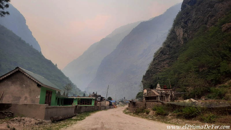 Cerca de Dharapani - Annapurna Circuit