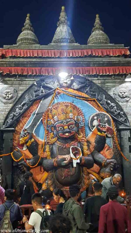 Una de las figuras centrales del Durbar Square de Kathmandu