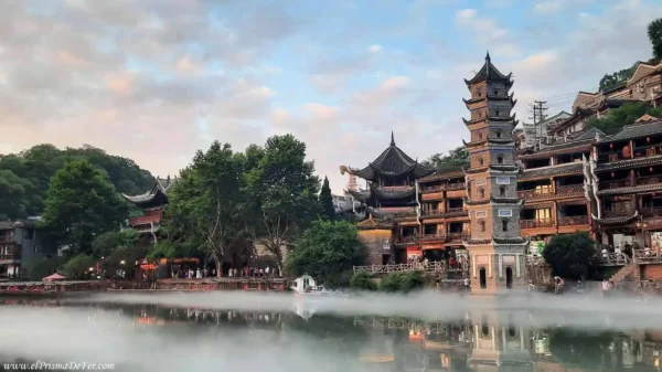 Pagoda y centro histórico de Fenghuang - China