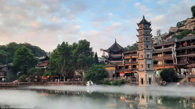 Pagoda y centro histórico de Fenghuang - China