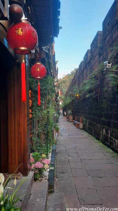 El callejón junto a la muralla son de los mas pintorescos