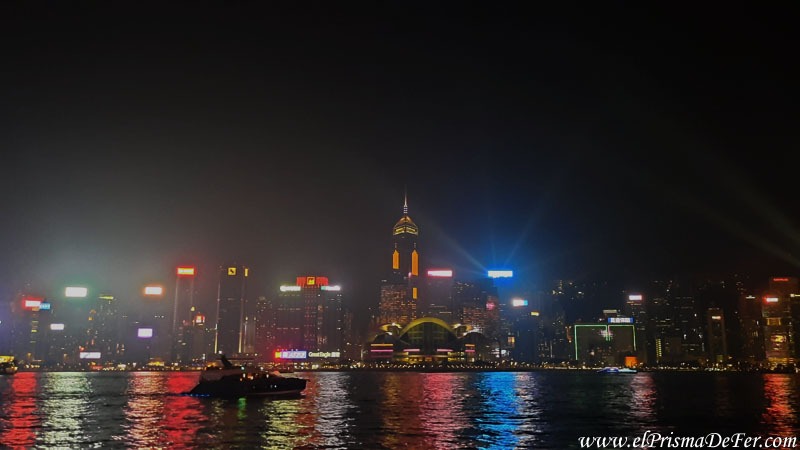 Vista del Skyline de Hong Kong desde Victoria Harbour