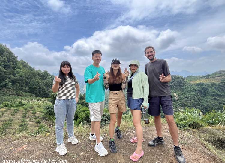 Con gente de China de diferentes etnias