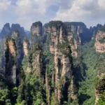 Mirador a las formaciones rocosas del Parque Zhangjiajie - China