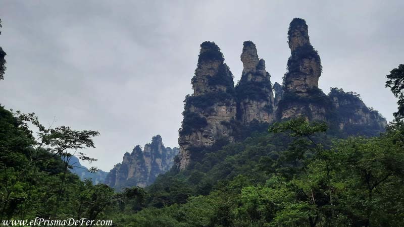 Formaciones rocosas que se ven desde el sendero 10 Mile Natural Gallery