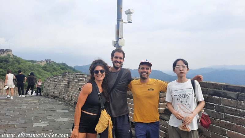Con la pareja de españoles y la chica de China en la Muralla