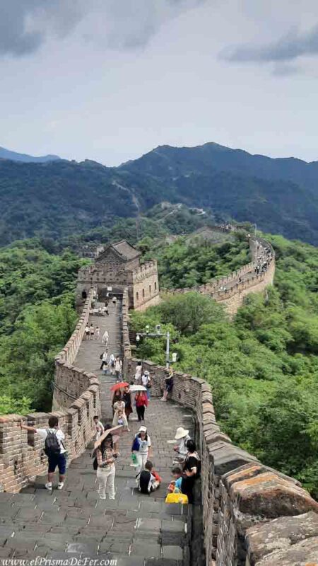 Turistas en la sección de Mutianyu de la Muralla China