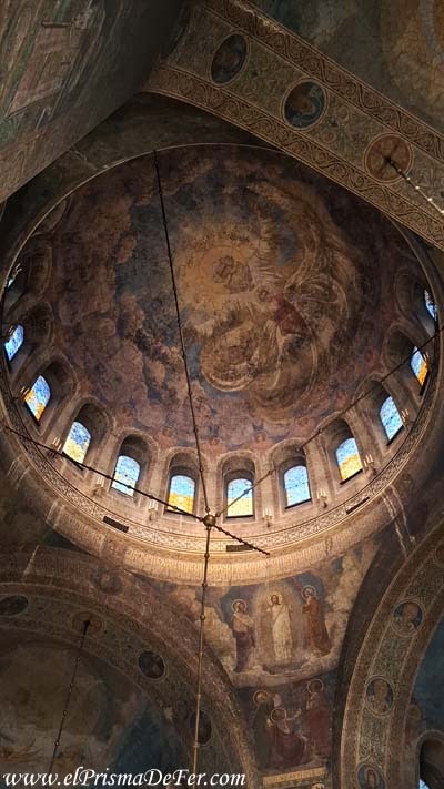 Cúpula interior de la Catedral de San Alejandro Nevski en Sofia