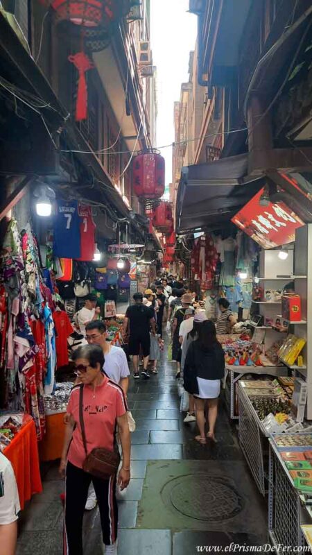 Una de las calles principales del Barrio Musulmán