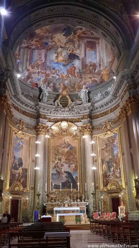 Frescos dentro de la  Iglesia de Santa María de la Victoria - Roma