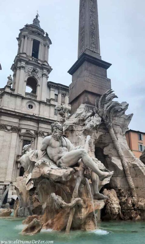 Fuente de los Cuatro Ríos en la Piazza Navona