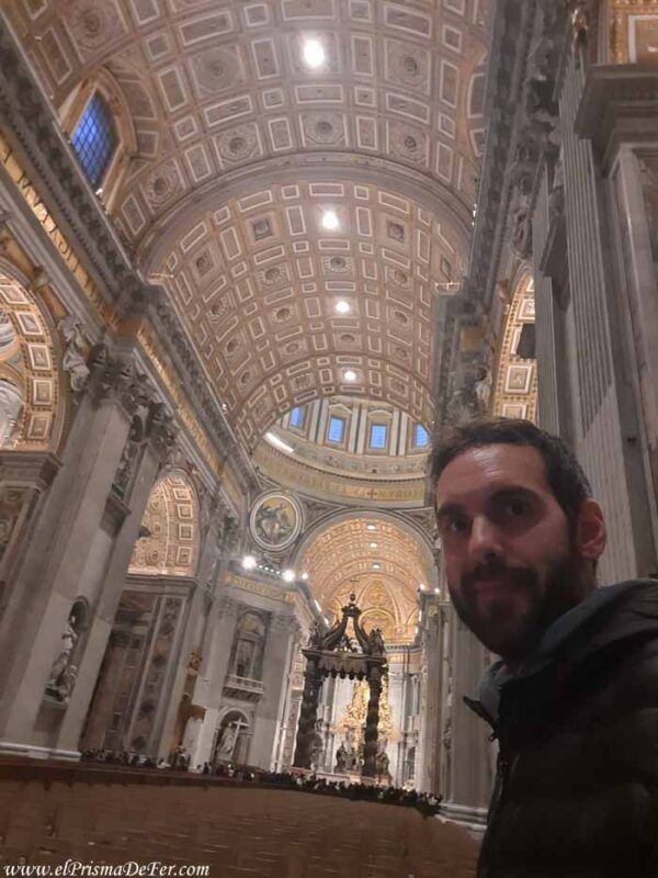 Gigante la Basílica de San Pedro